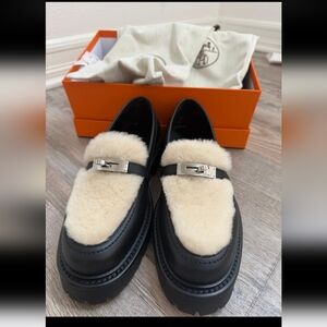 Hermes Black Leather Loafers with Cream Shearling